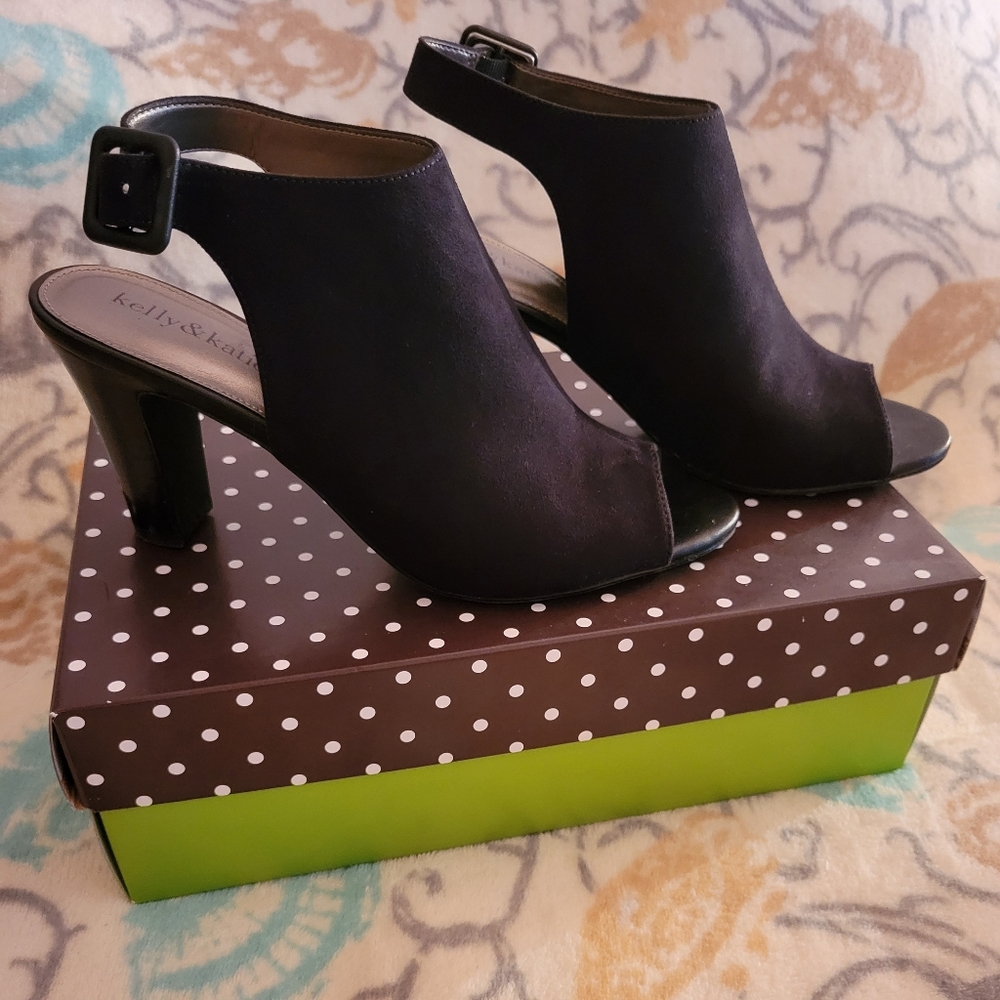 Kelly & Katie 8.5M Open Toe and Ankle Booties - Picture 6 of 7